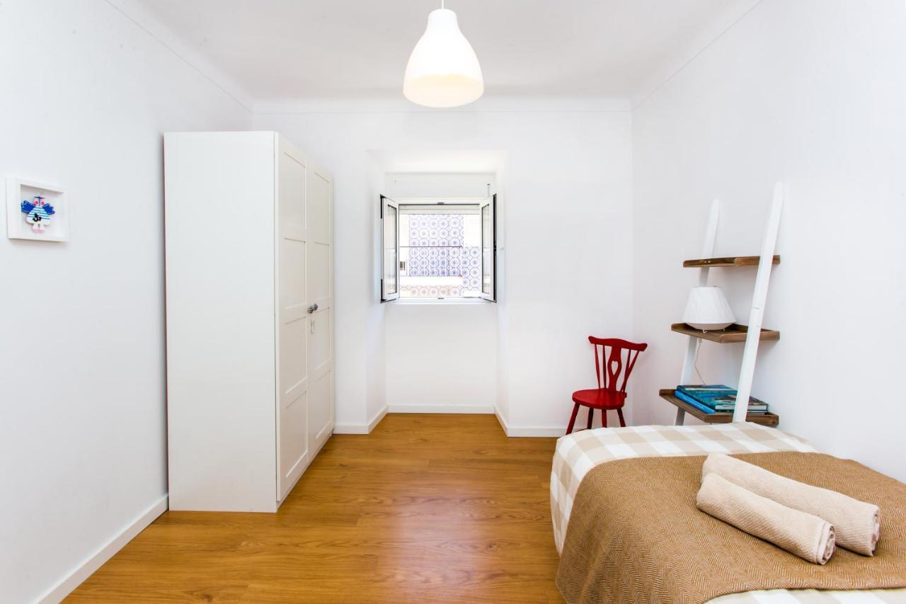 Belem! Charming 2 Bedroom Apartment W Terrace, Wifi & Free Street Parking Lisboa Extérieur photo